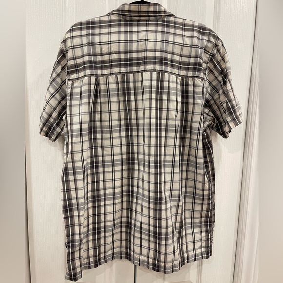 The North Face Men Button Up Shirt Large Gray Plaid Short Sleeve Pockets Collar - Picture 2 of 6